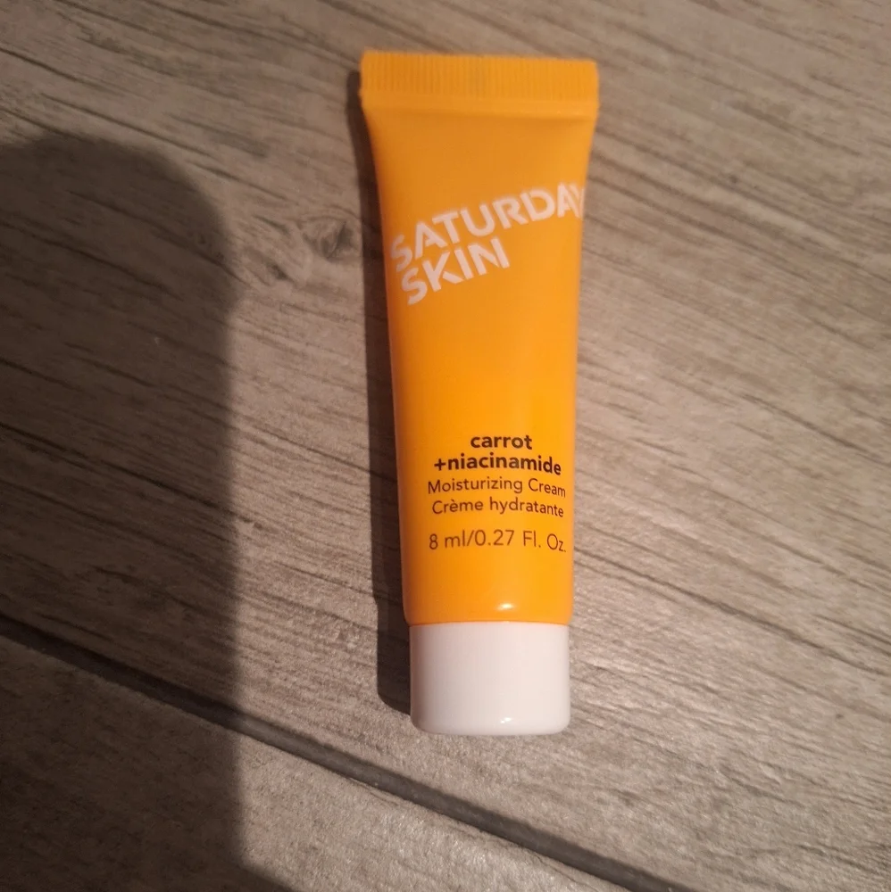 🦔 Saturday Skin carrot and niacimide cream🦄